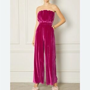 NWT ENTRO Strapless Velvet Jumpsuit Raspberry Pleated Wide Leg Pockets Sz Large
